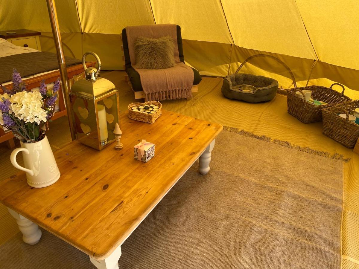 Black Mountains Glamping Hotel Abergavenny ภายนอก รูปภาพ
