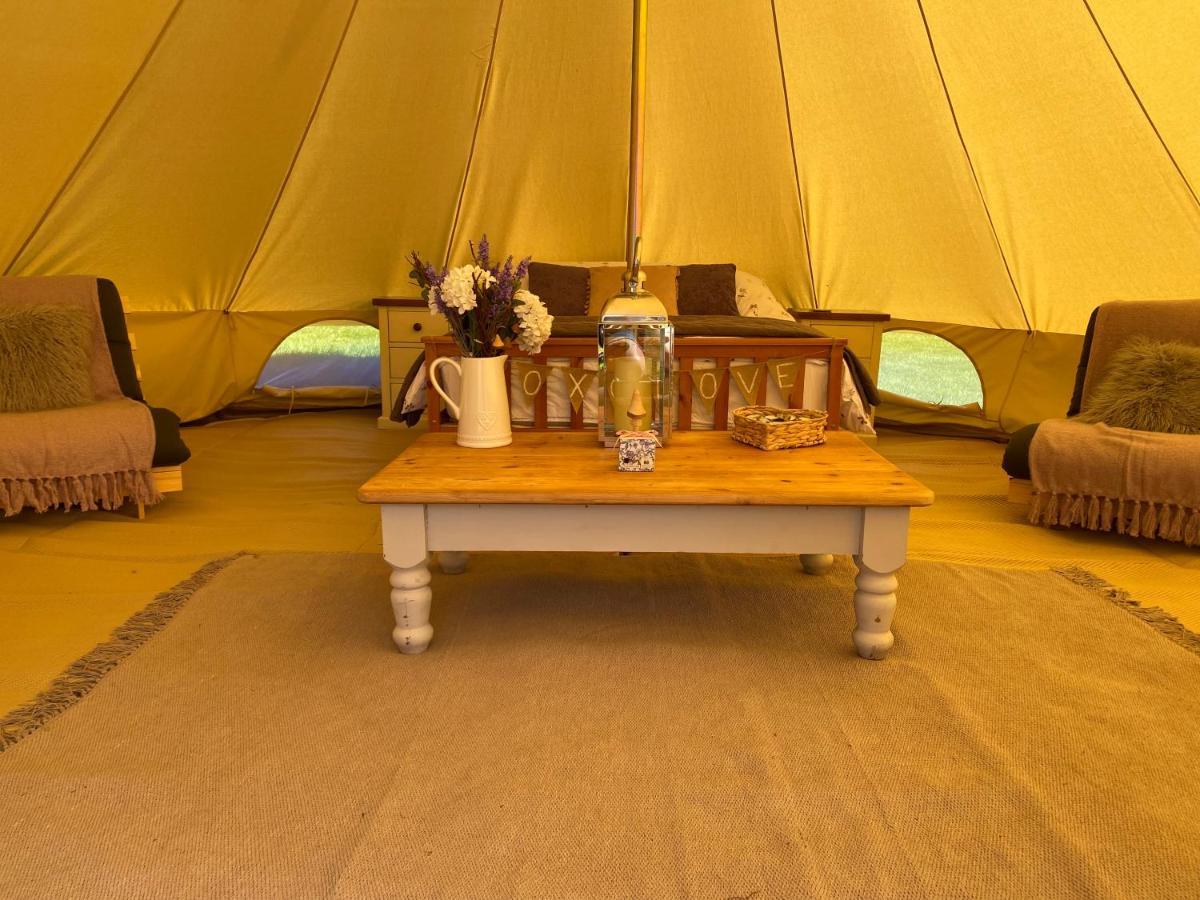 Black Mountains Glamping Hotel Abergavenny ภายนอก รูปภาพ