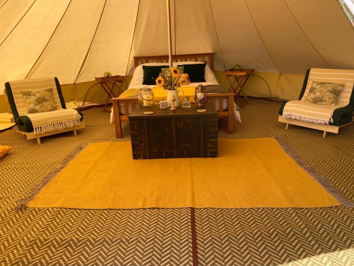 Black Mountains Glamping Hotel Abergavenny ภายนอก รูปภาพ