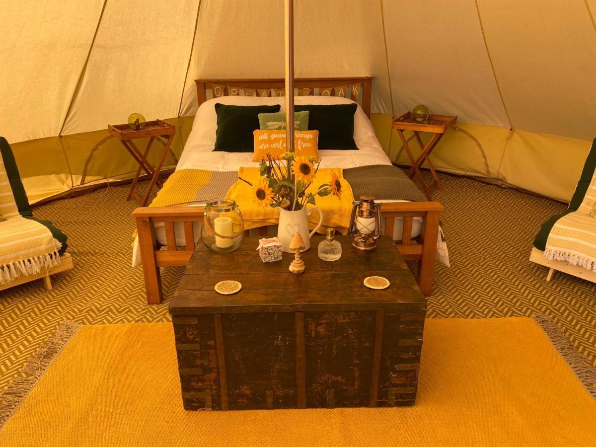 Black Mountains Glamping Hotel Abergavenny ภายนอก รูปภาพ