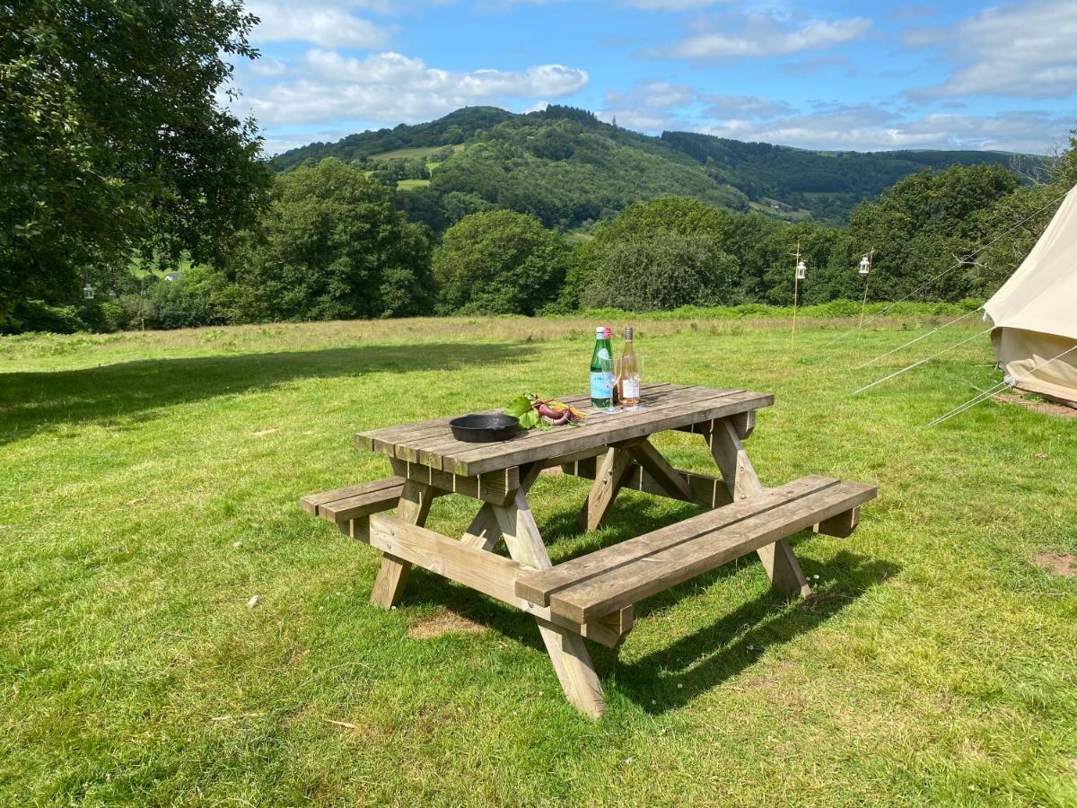Black Mountains Glamping Hotel Abergavenny ภายนอก รูปภาพ