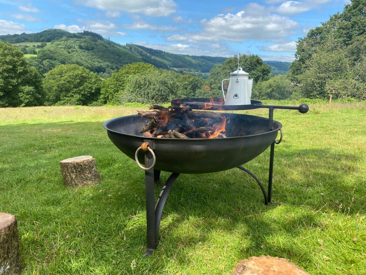 Black Mountains Glamping Hotel Abergavenny ภายนอก รูปภาพ
